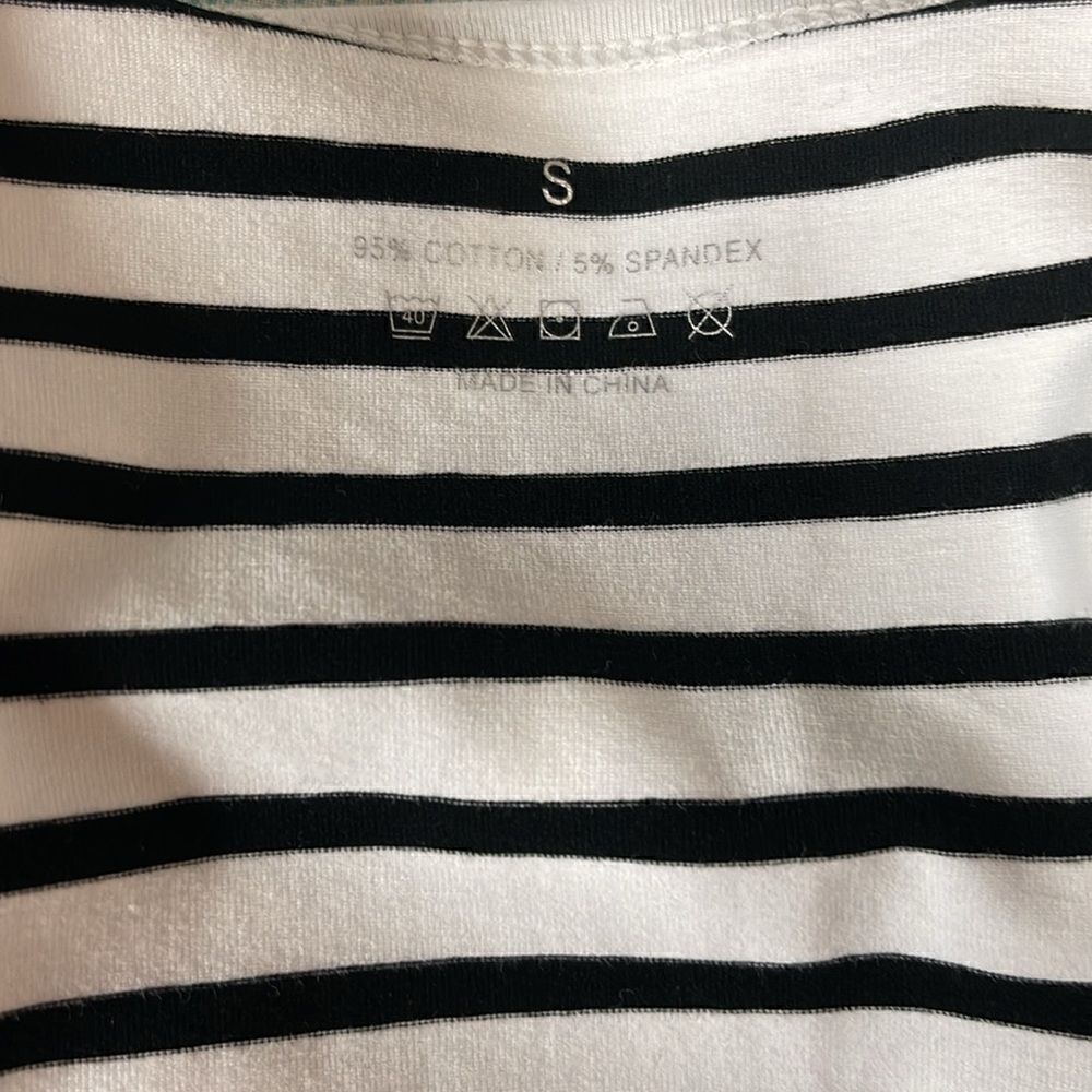 Women’s white and black striped tank top, size small - Picture 4 of 4